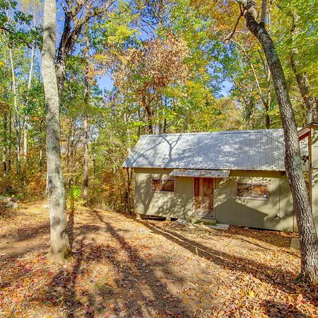 Secluded Tallassee Cabin With Fire Pit And Porch! Buitenkant foto