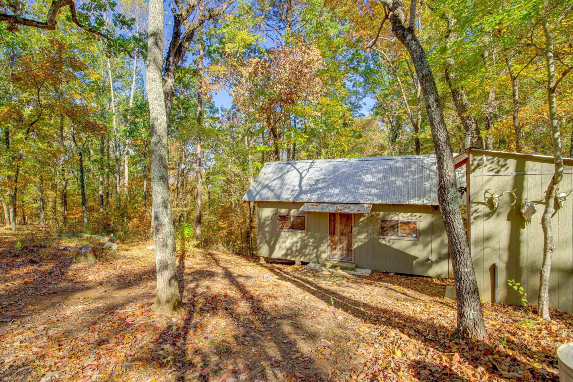 Secluded Tallassee Cabin With Fire Pit And Porch! Buitenkant foto