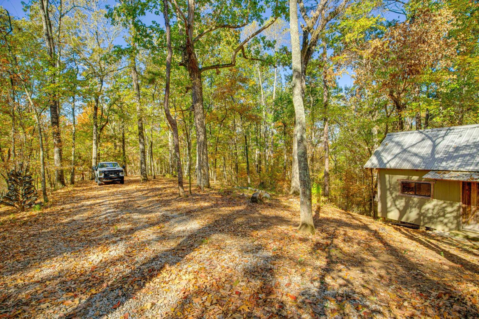 Secluded Tallassee Cabin With Fire Pit And Porch! Buitenkant foto
