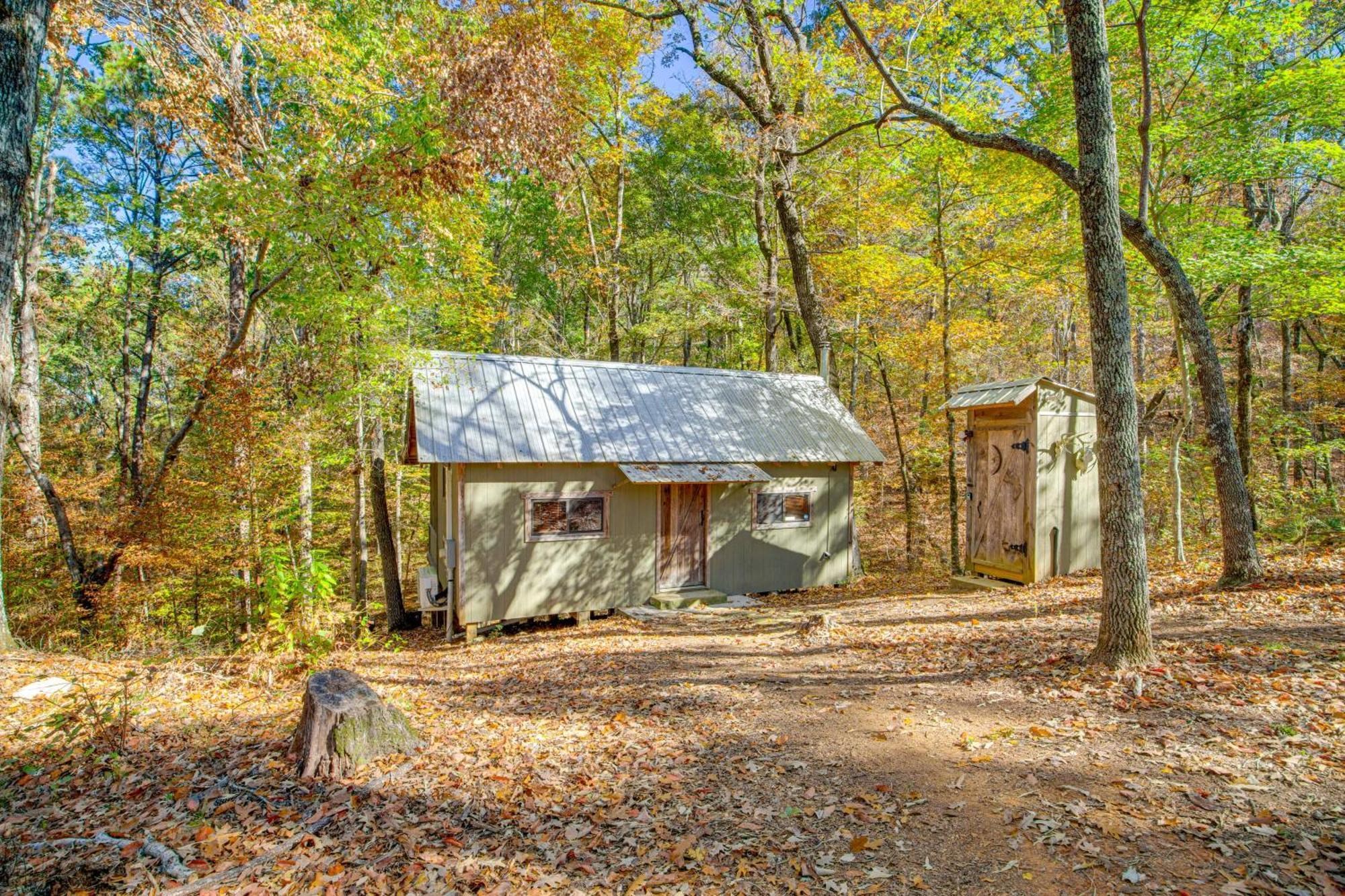 Secluded Tallassee Cabin With Fire Pit And Porch! Buitenkant foto